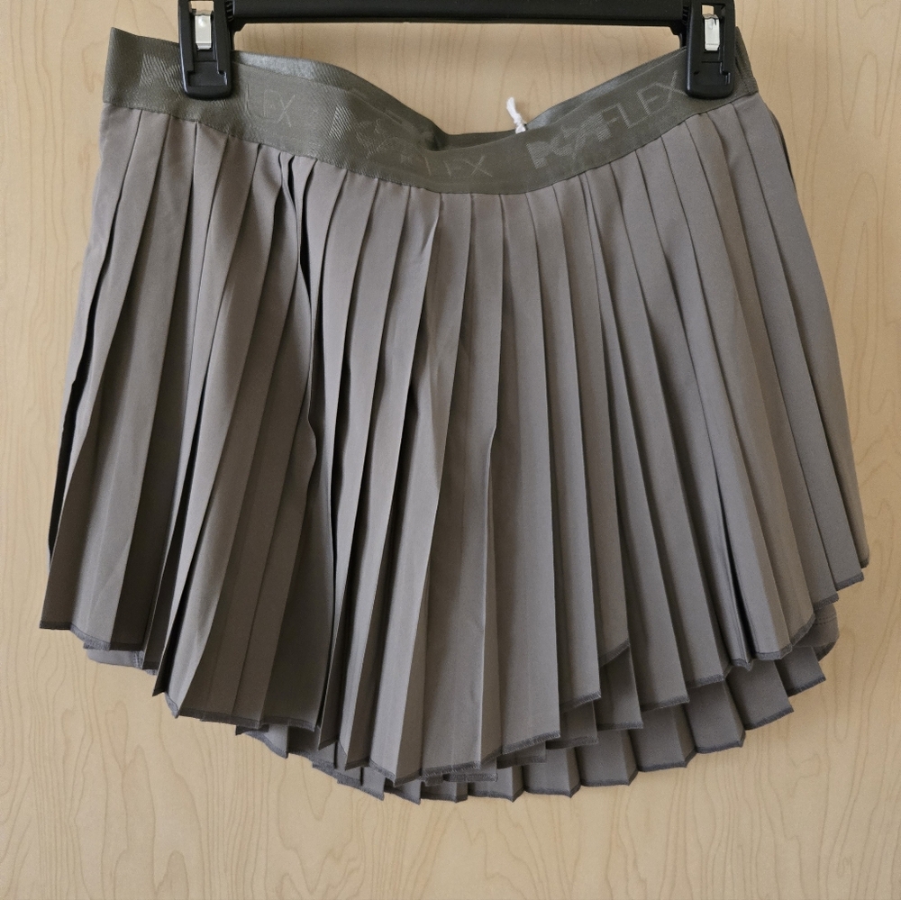 NWT Popflex Ace 'Em Pleated Skort Rustic Olive (L)